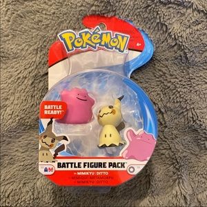 Pokémon battle figure
